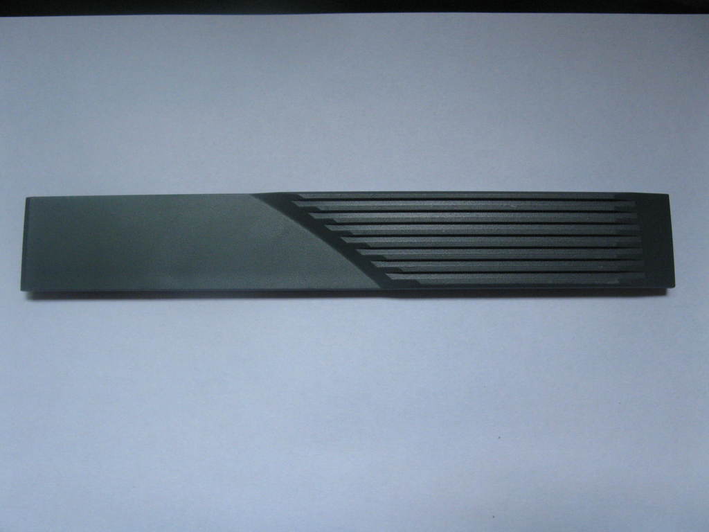 实现自动微调合模位置