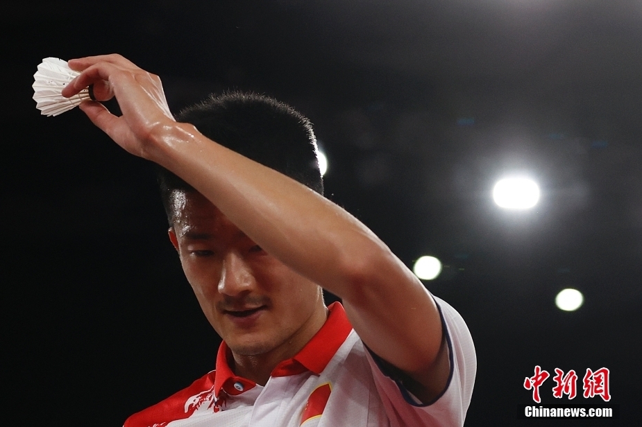 世界羽联宣布中国名将谌龙与韩国球星李龙大正