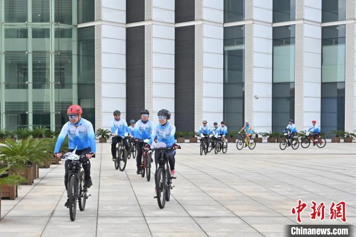 潮青骑行迎盛会 全程宣传促交流