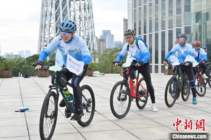 潮青骑行迎盛会 全程宣传促交流